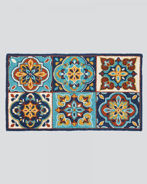 In/out Hooked Rug Tile