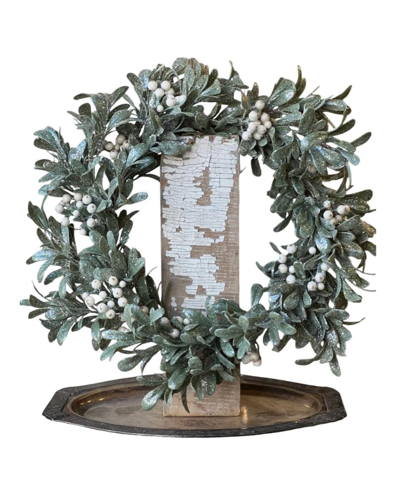 20" Ice-Kissed Mistletoe Wreath