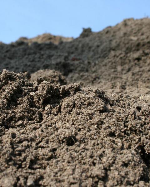Bulk Garden Blend Mushroom Leaf Compost by the Yard