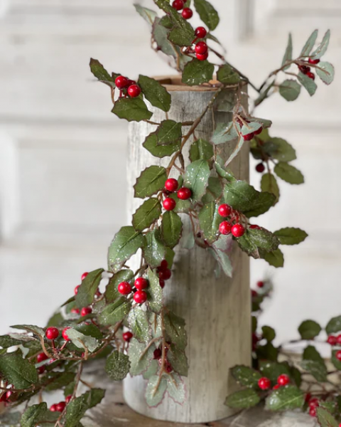 Holly Garland With Berries 6'